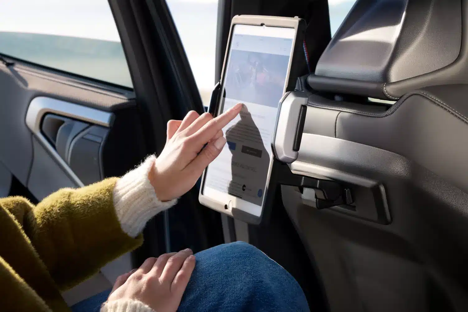 accessories-hub_seasonal_winter_interior-1-3to2