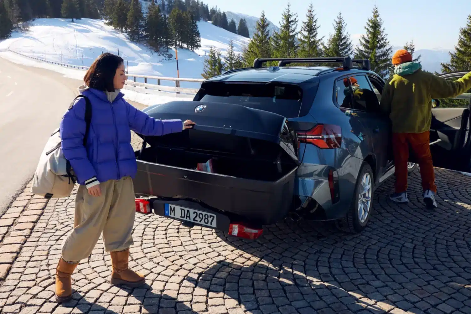 accessories-hub_seasonal_winter_rear-mounted-box_optional-3to2